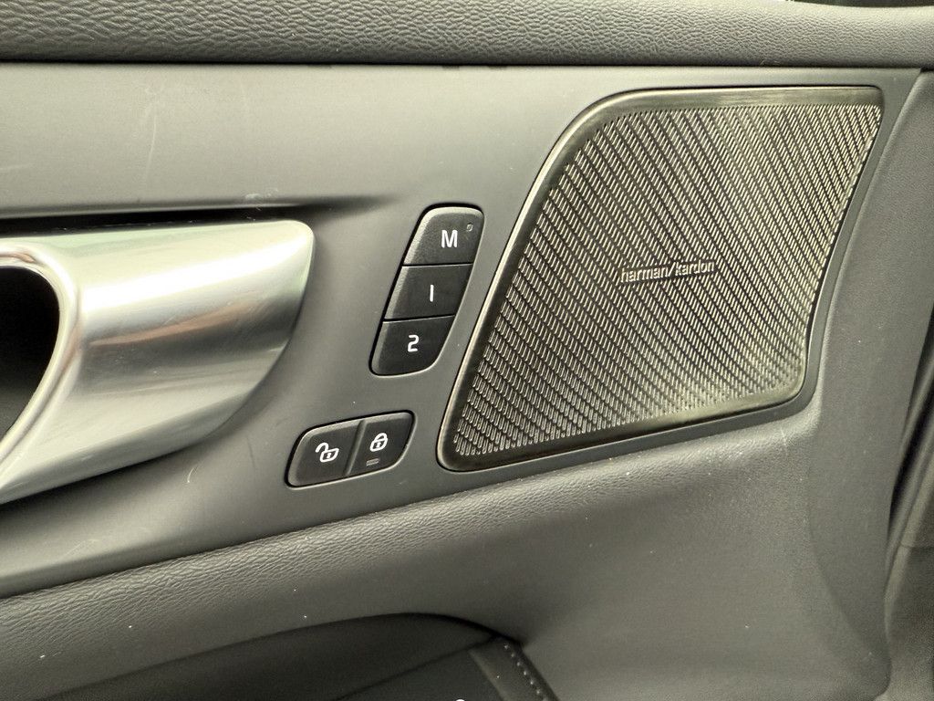 Volvo V60 T6 Plus Dark Plug-In Hybrid AWD STANDHZ 360°