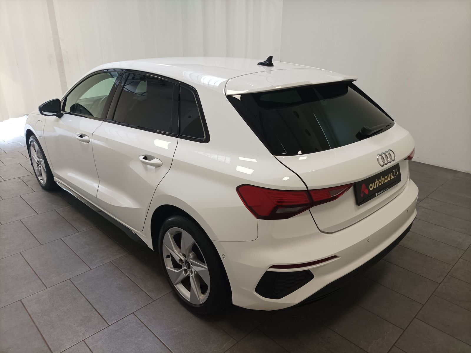 Audi A3 45 1.4 TFSI e S Line|Navi|V. Cockpit|PDC|LED