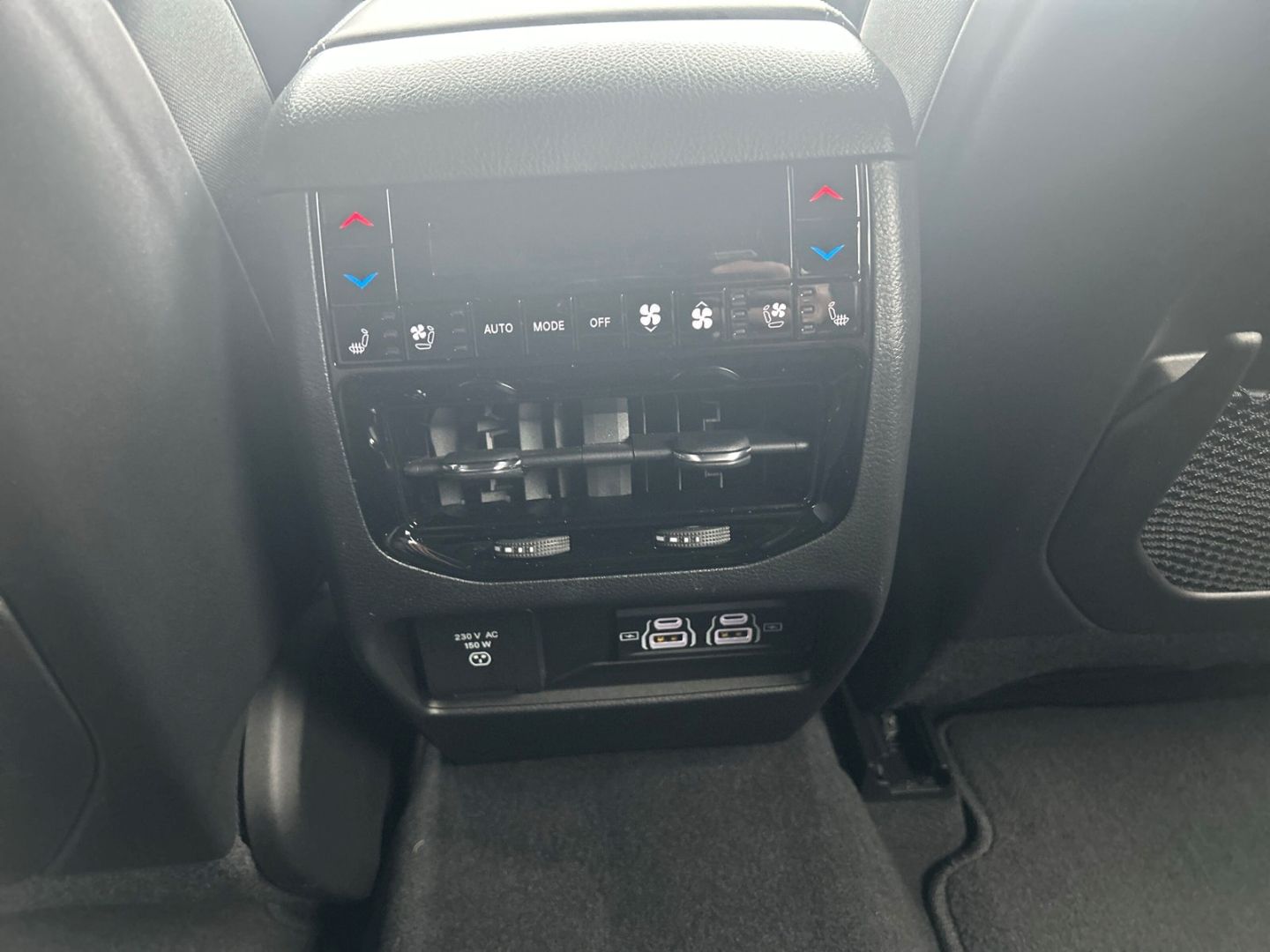 Jeep Grand Cherokee 4xe Overland HUD Navi Leder AHK