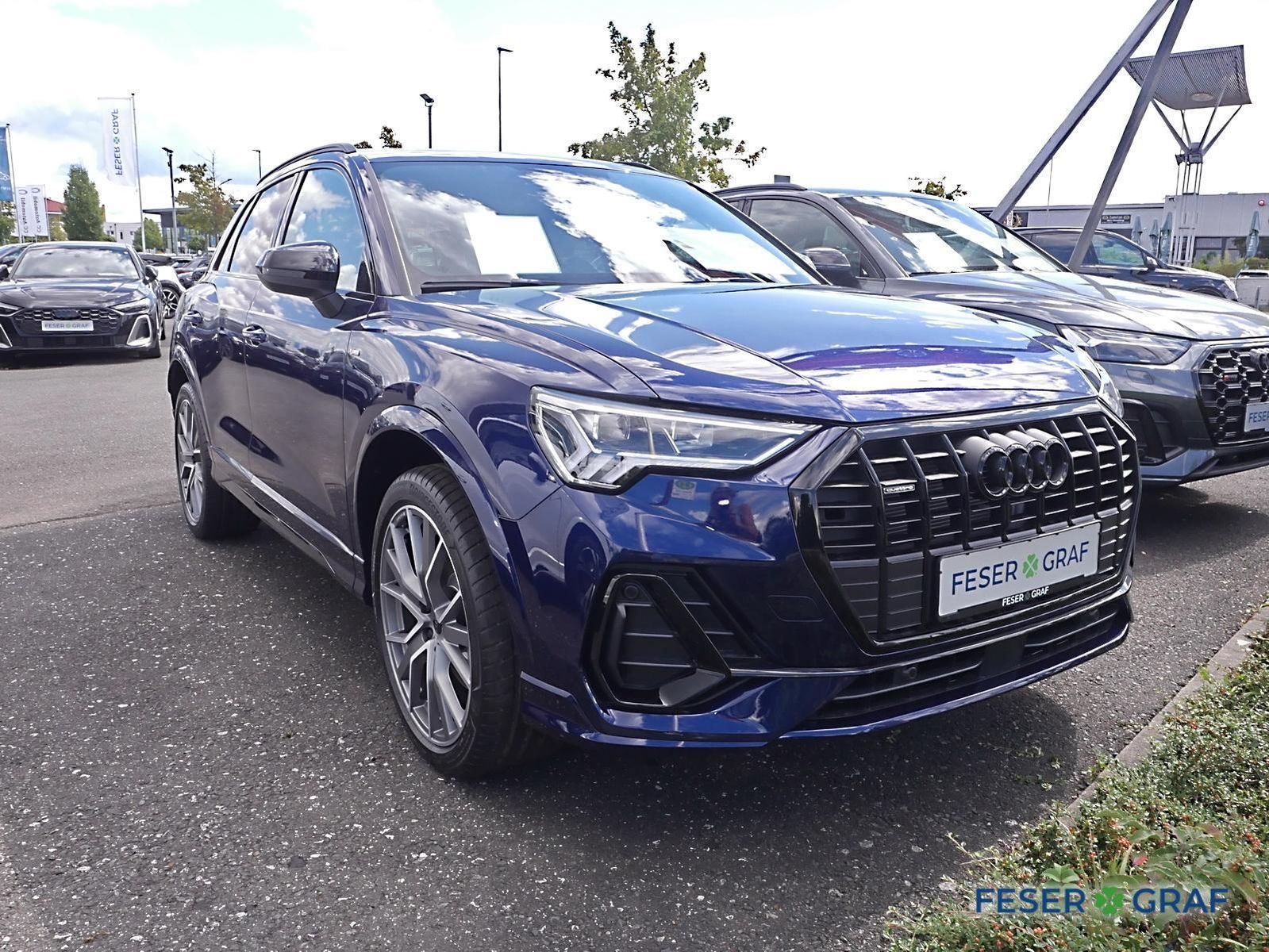 Audi Q3 S line 40 TFSI quattro AHK Pano RFK ACC LED