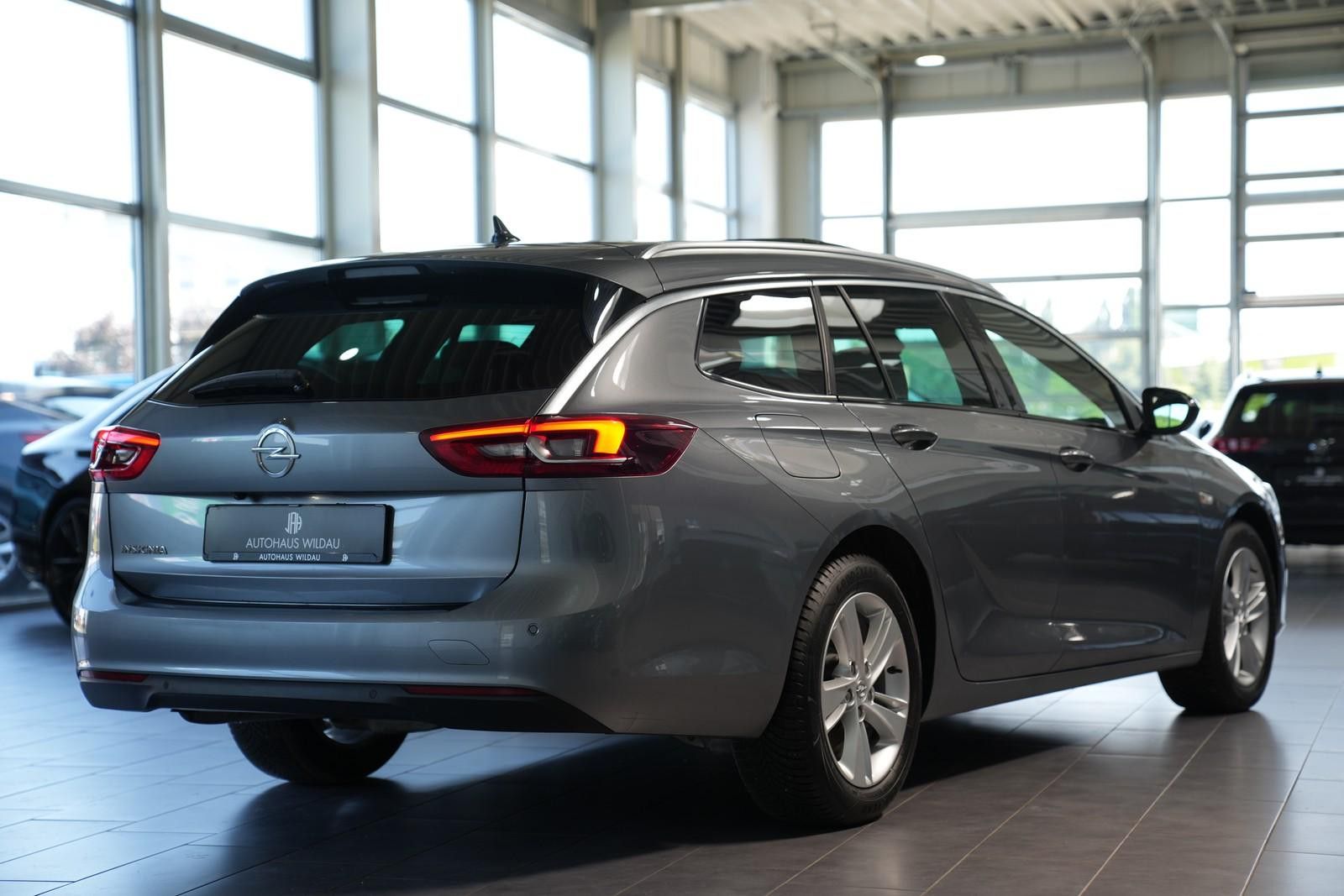 Opel Insignia B Sports Tourer Elegance - Samsaru's Car Outlet