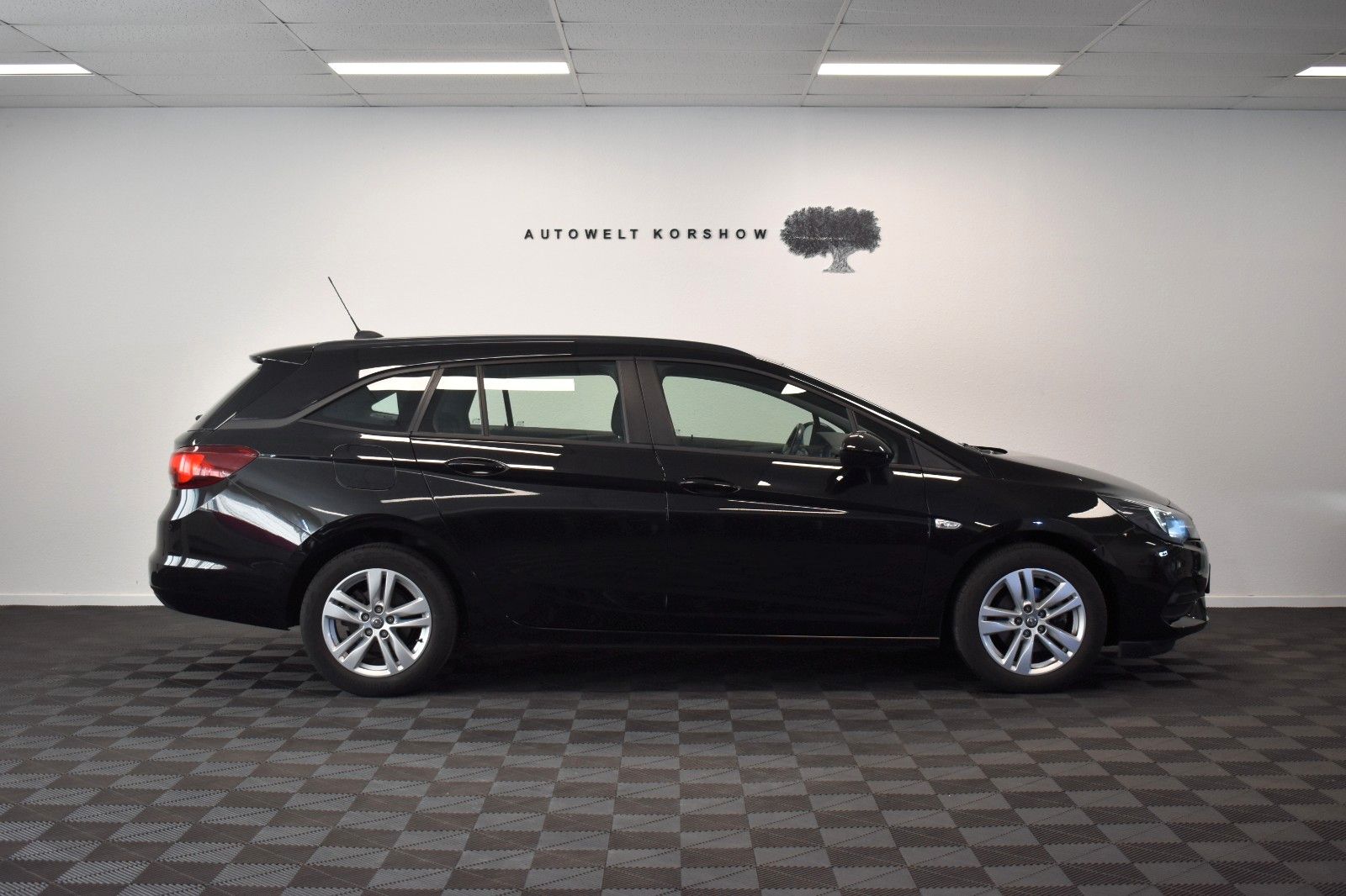 Opel Astra K Sports Tourer - Samsaru's Car Outlet