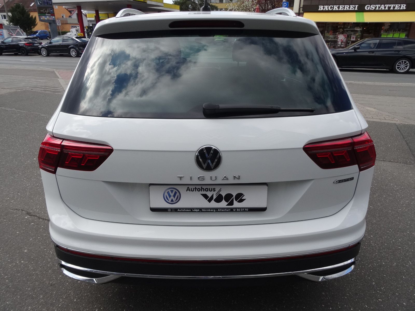 Volkswagen Tiguan 2.0 TDI SCR DSG 4MOTION Elegance - Samsaru's Car Outlet