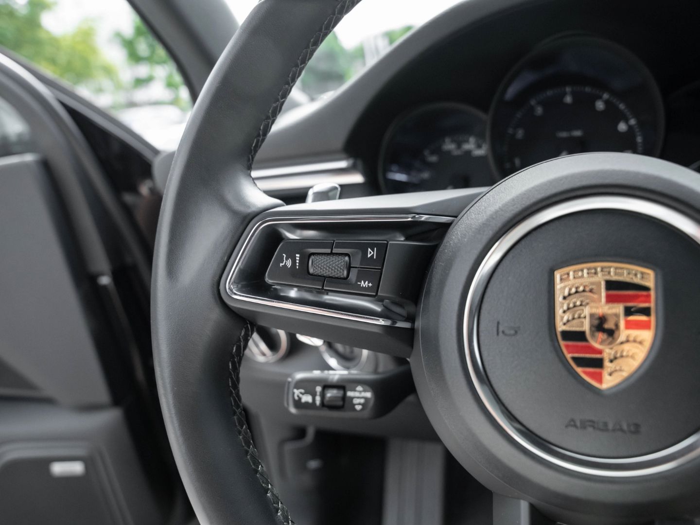 Porsche Macan - Samsaru's Car Outlet