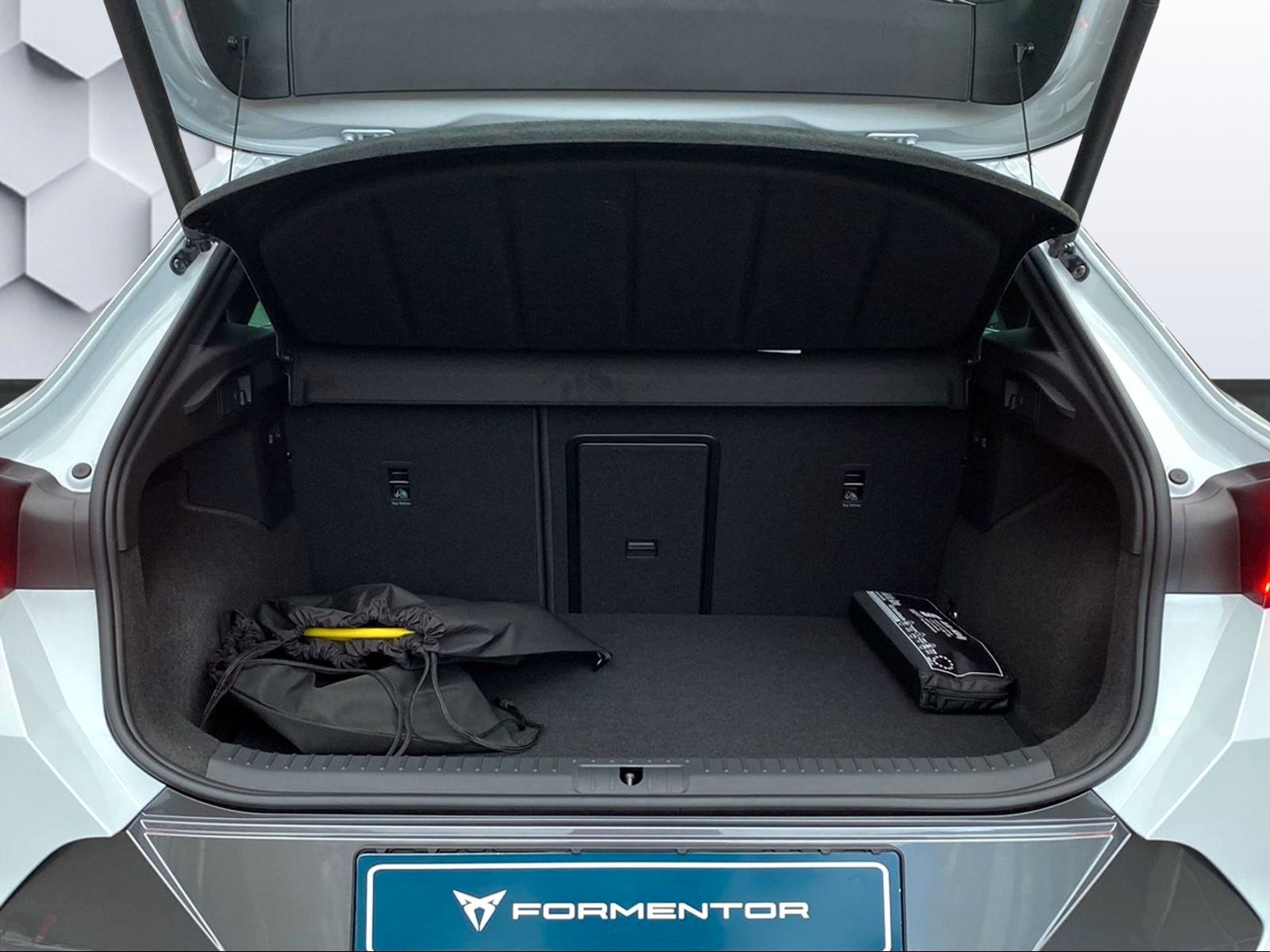 Cupra Formentor 1.4 e-HYBRID VZ - Samsaru's Car Outlet