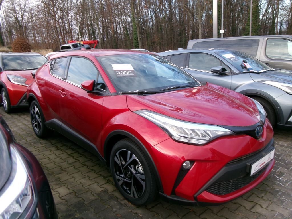Toyota C-HR 2.0 Hybrid Team - Samsaru's Car Outlet