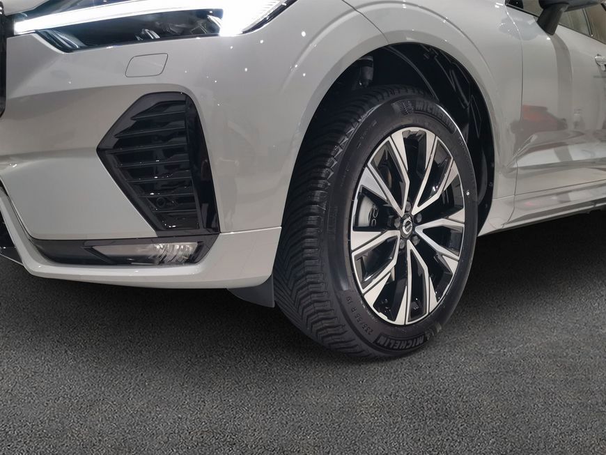 Volvo XC60 B5 B AWD Plus Dark