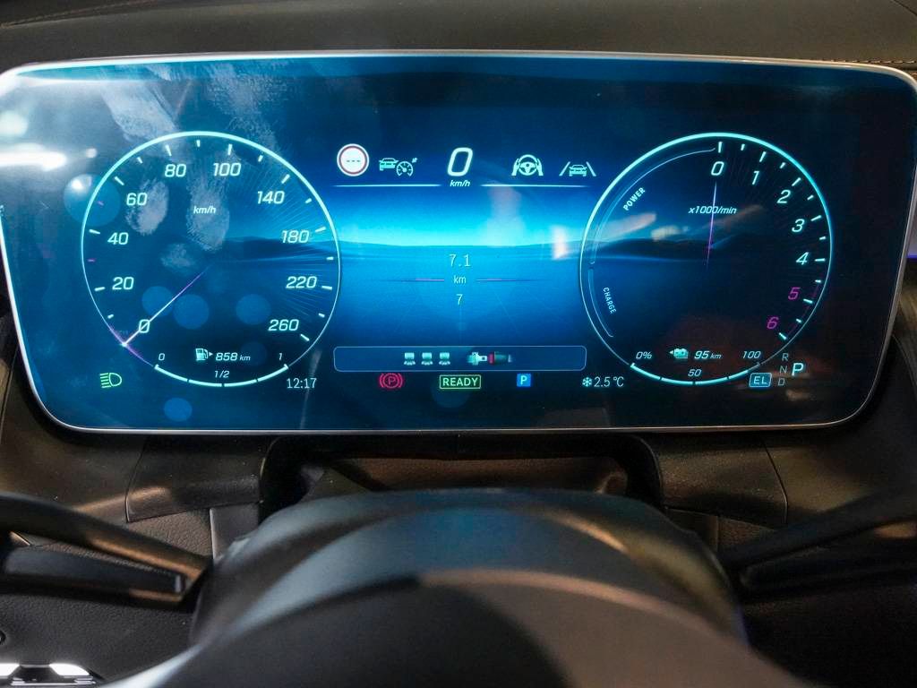 Mercedes-Benz GLC 300 AMG-NIGHT-DISTRONIC-PANO-AHK-UVP 96.400,