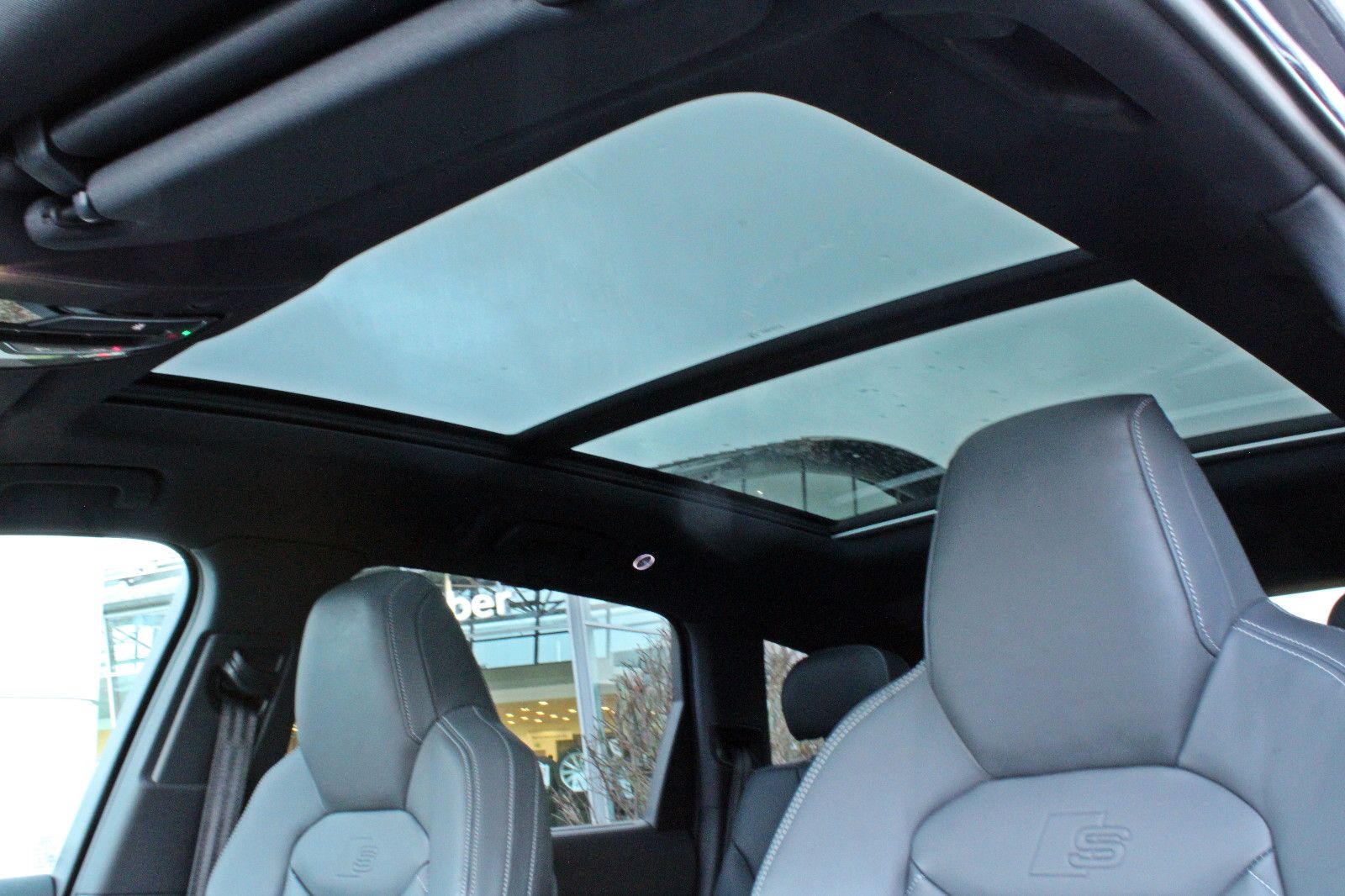Audi Q7 50TDI S LINE BLACK PANO HUD STHZ AHK MATRIX