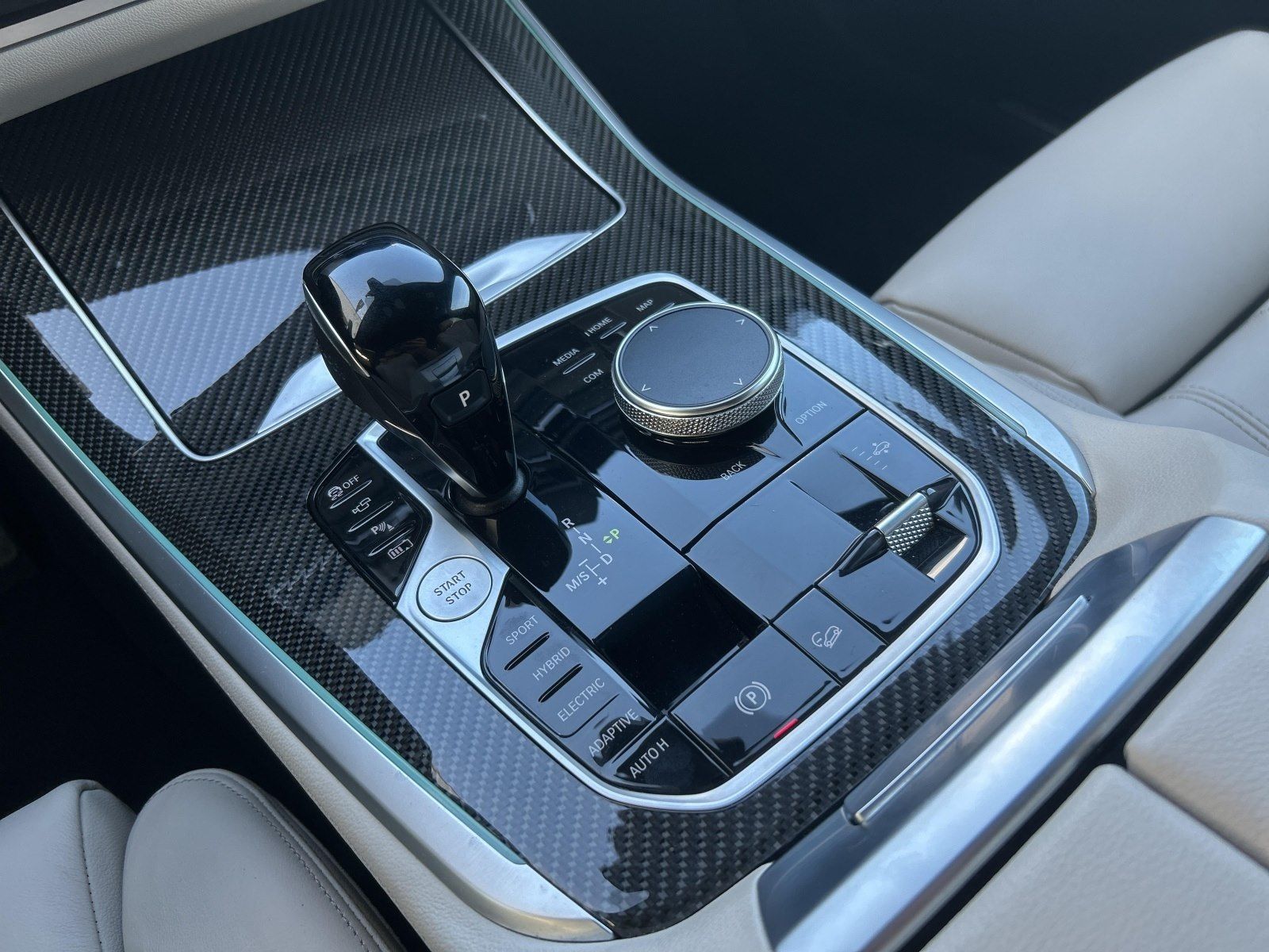 BMW X5 xDrive45e M Sport|AHK|SkyLounge|Stop&Go
