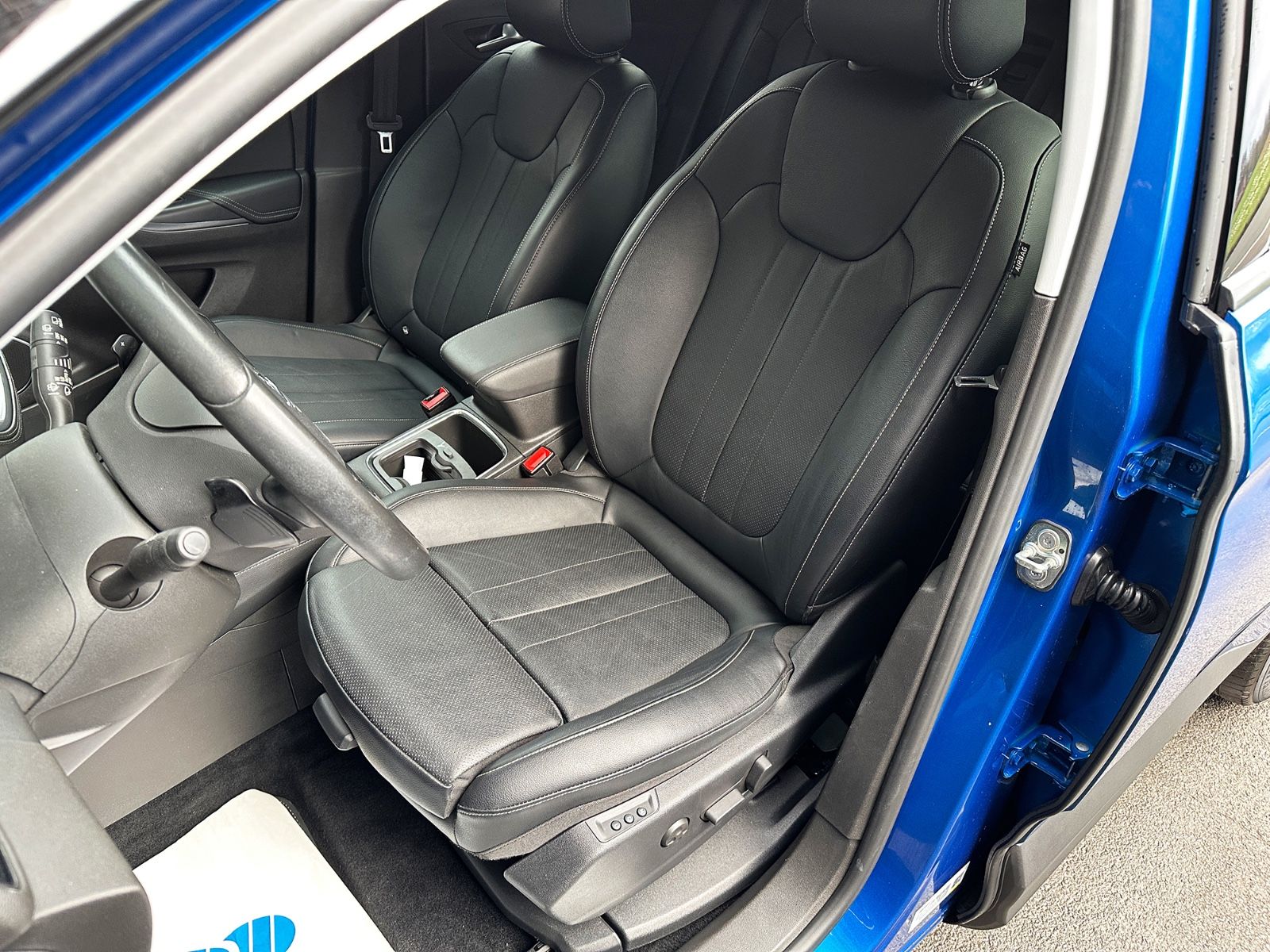 Opel Grandland X Ultimate Hybrid4 - Samsaru's Car Outlet