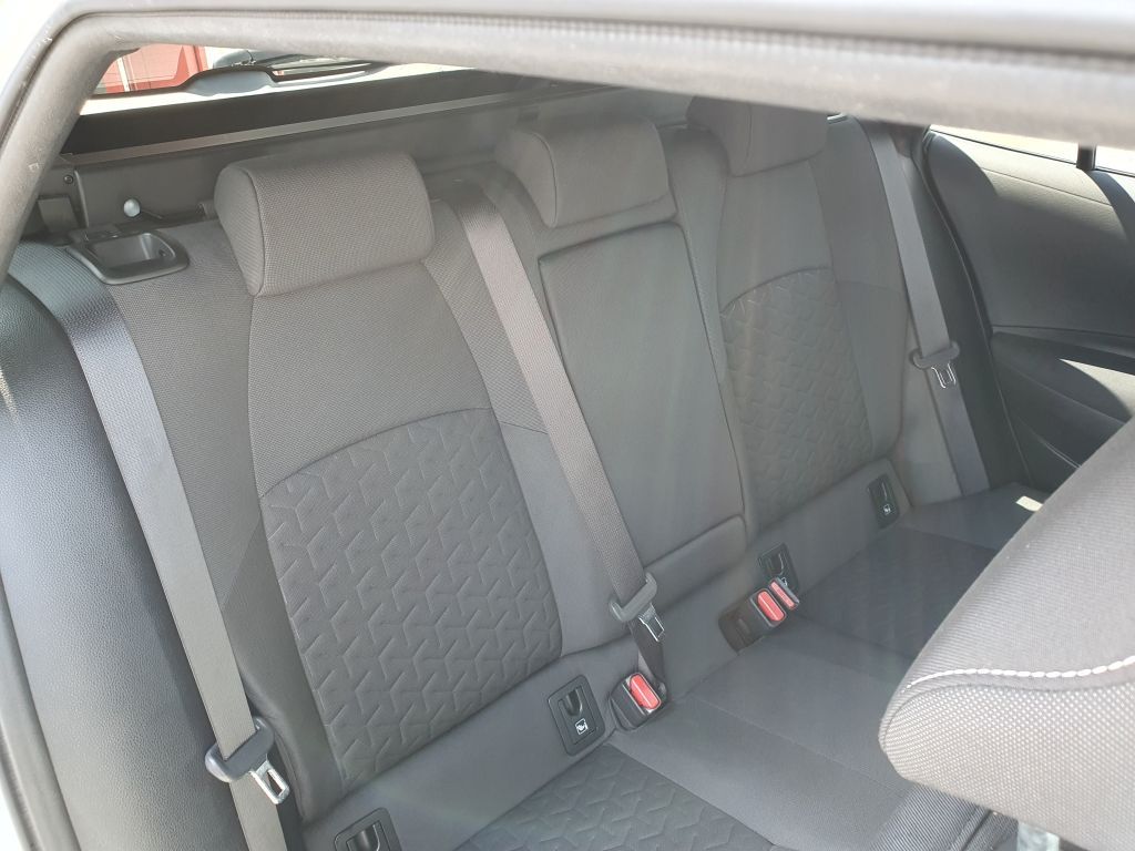 Toyota Corolla 2.0 Hybrid - Samsaru's Car Outlet