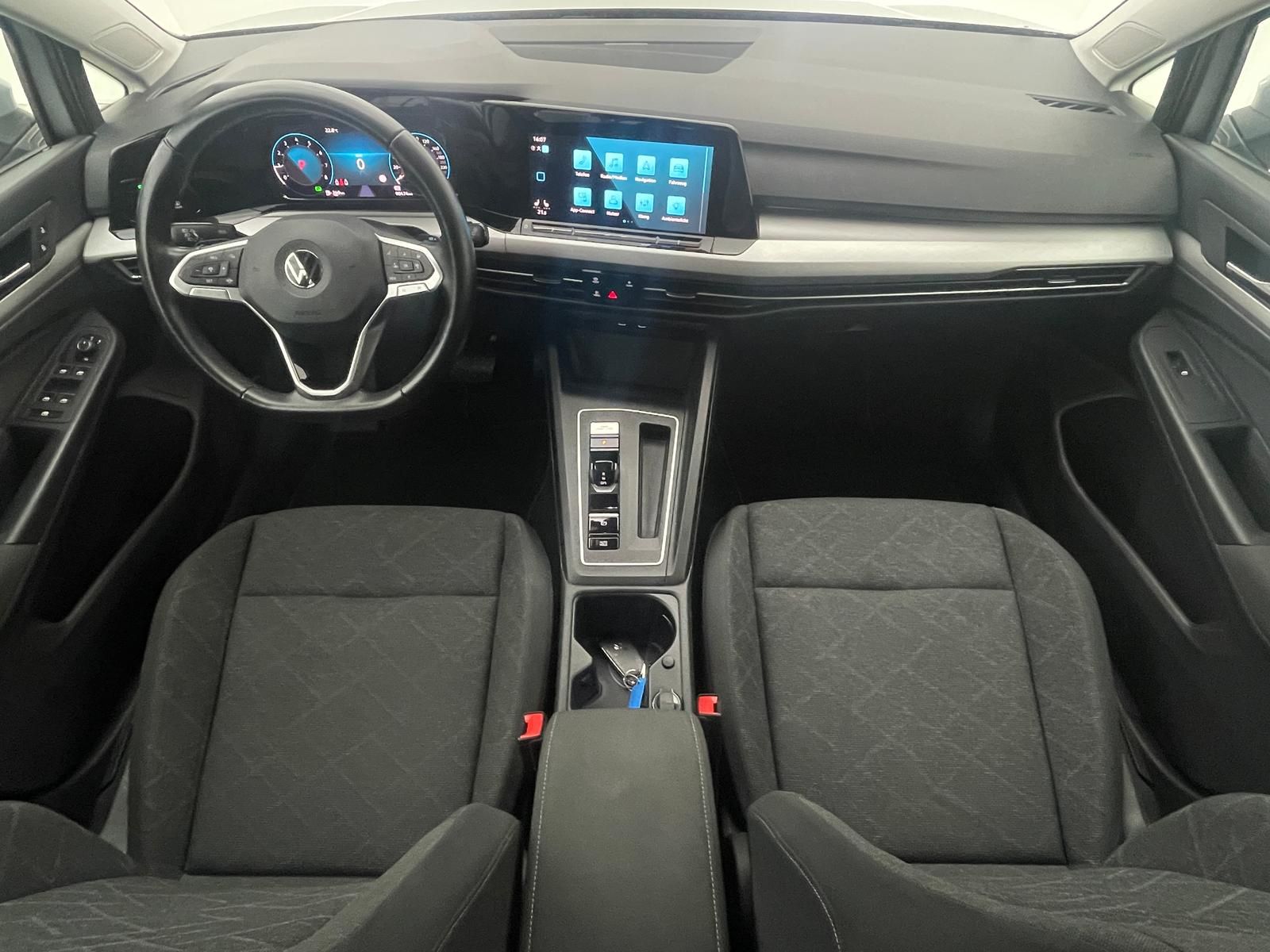Volkswagen Golf 1.0 eTSI Life - Samsaru's Car Outlet