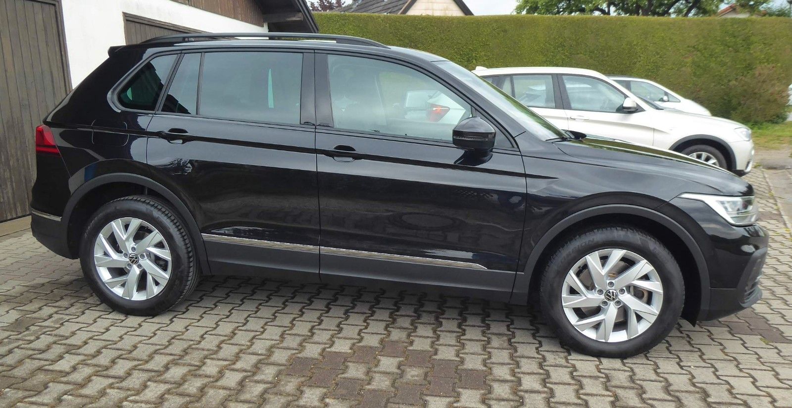 Volkswagen Tiguan Life 4Motion 2.0 TDI - Samsaru's Car Outlet