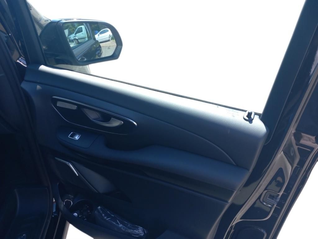 Mercedes-Benz V 300 d Style 4M - Samsaru's Car Outlet