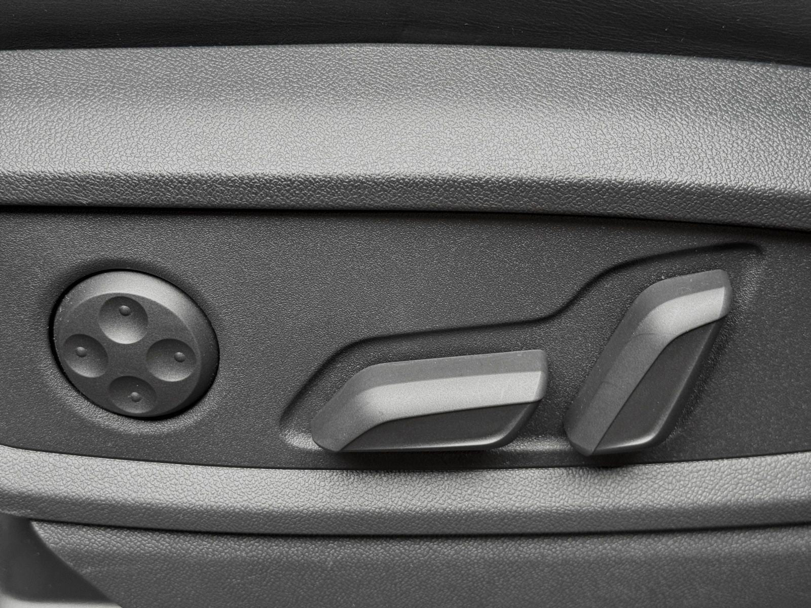 Audi Q5 45 TFSI Q S LINE - Samsaru's Car Outlet