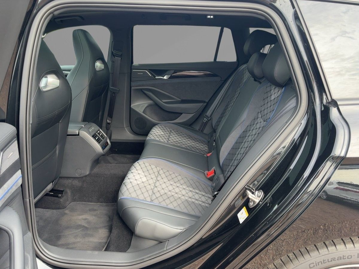 Volkswagen Passat Variant 2.0 TDI DSG 4M R-Line AHZV Pano H