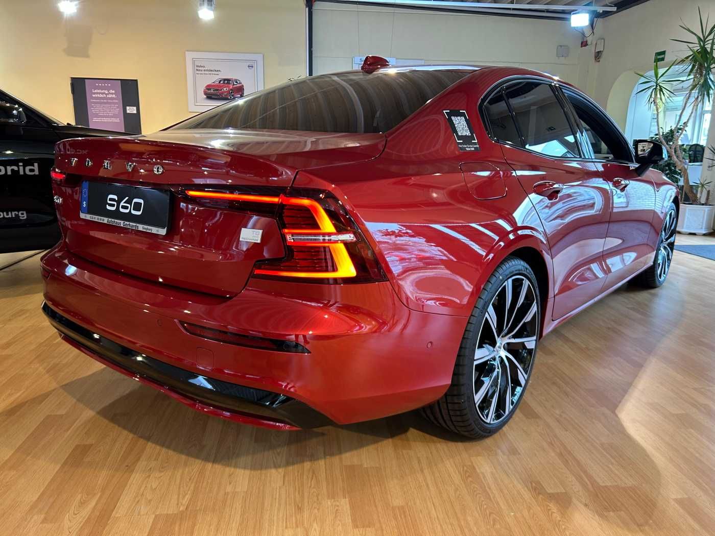 Volvo S60 Plug-In-Hybrid T8 AWD Ultimate Dark, Pano, B