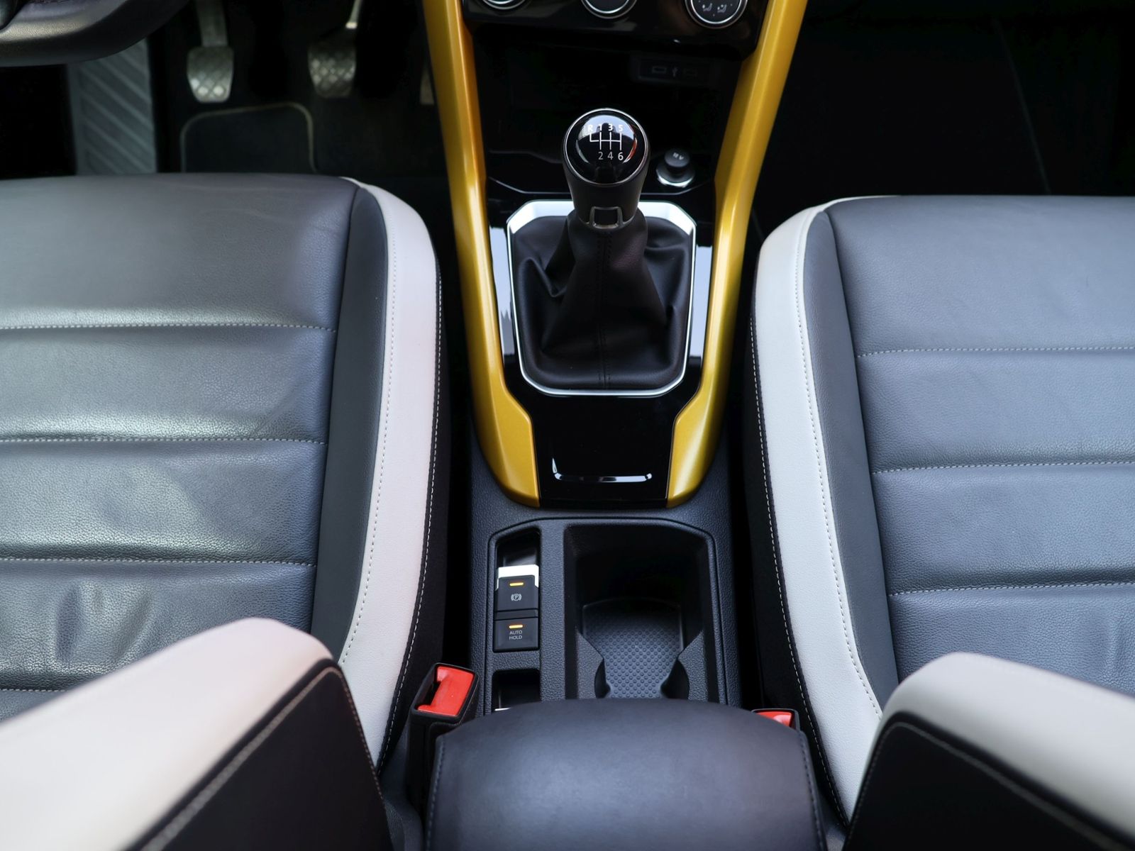Volkswagen T-Roc Style - Samsaru's Car Outlet
