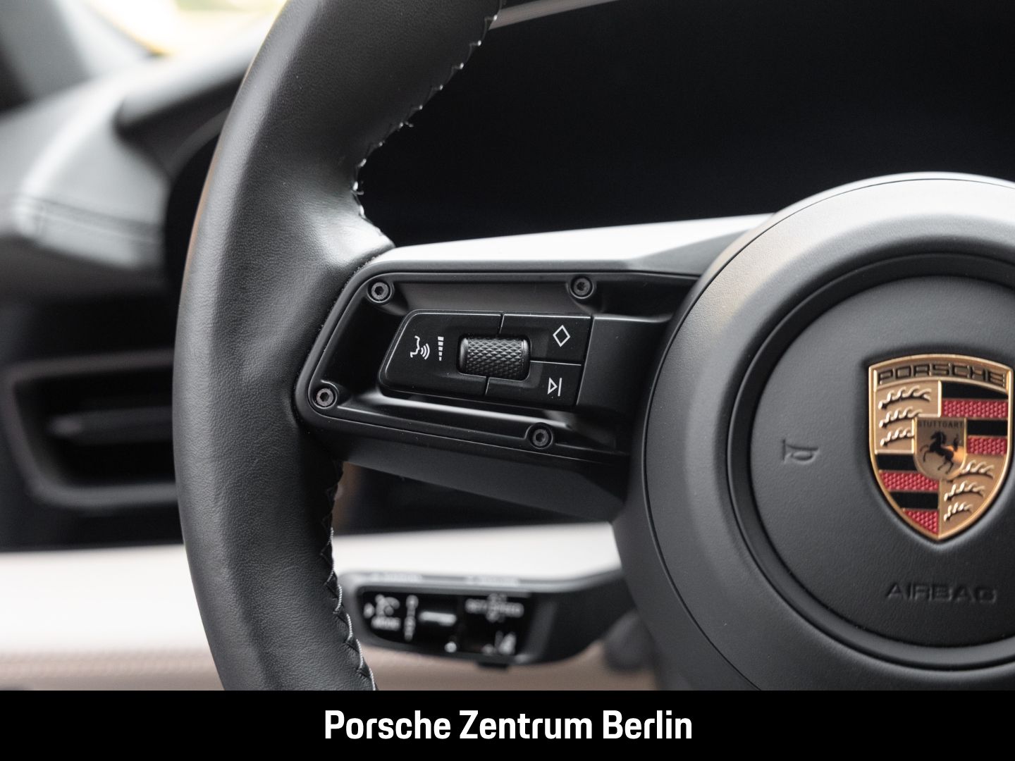 Porsche Taycan 4 Cross Turismo HD-Matrix Offroad Paket