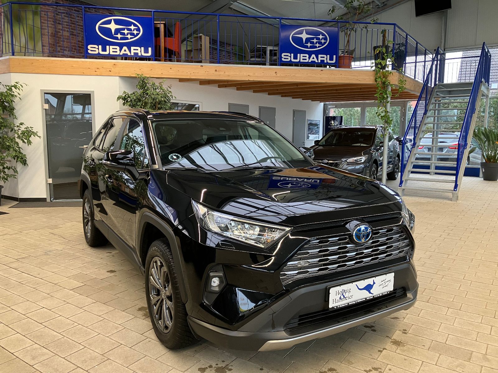 Toyota RAV 4 2.5 Hybrid Business Edition - Samsaru's Car Outlet