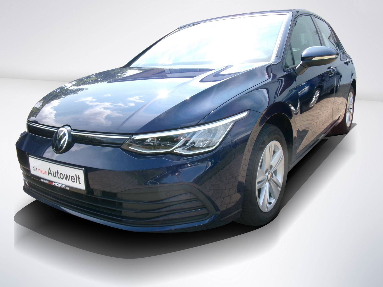 Volkswagen Golf VIII 1.0 TSI Life - Samsaru's Car Outlet
