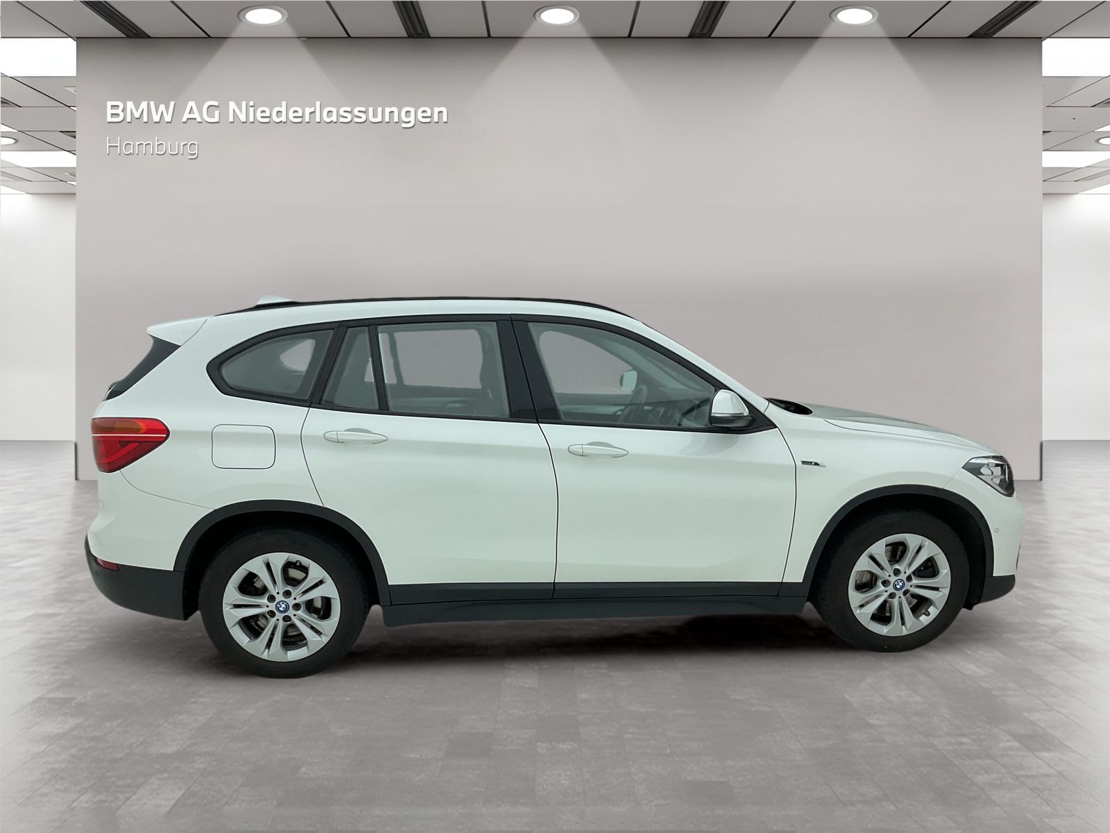 BMW X1 xDrive25e - Samsaru's Car Outlet