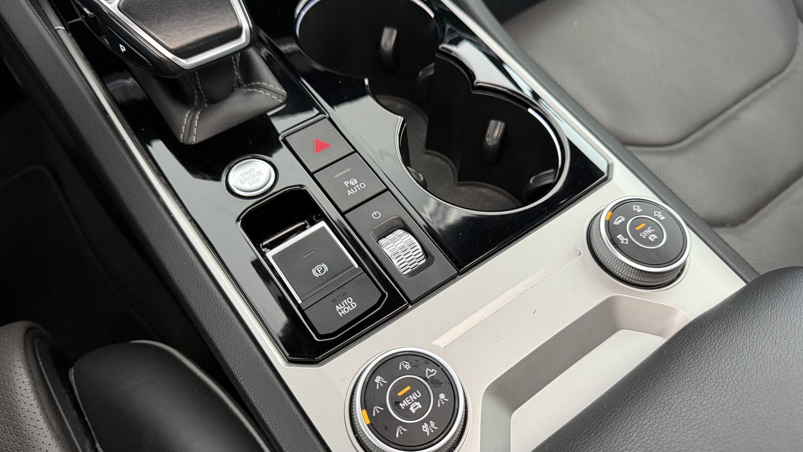 Volkswagen Touareg R-Line 4M |PANO |LUFT |HUD |MATRIX |AHK
