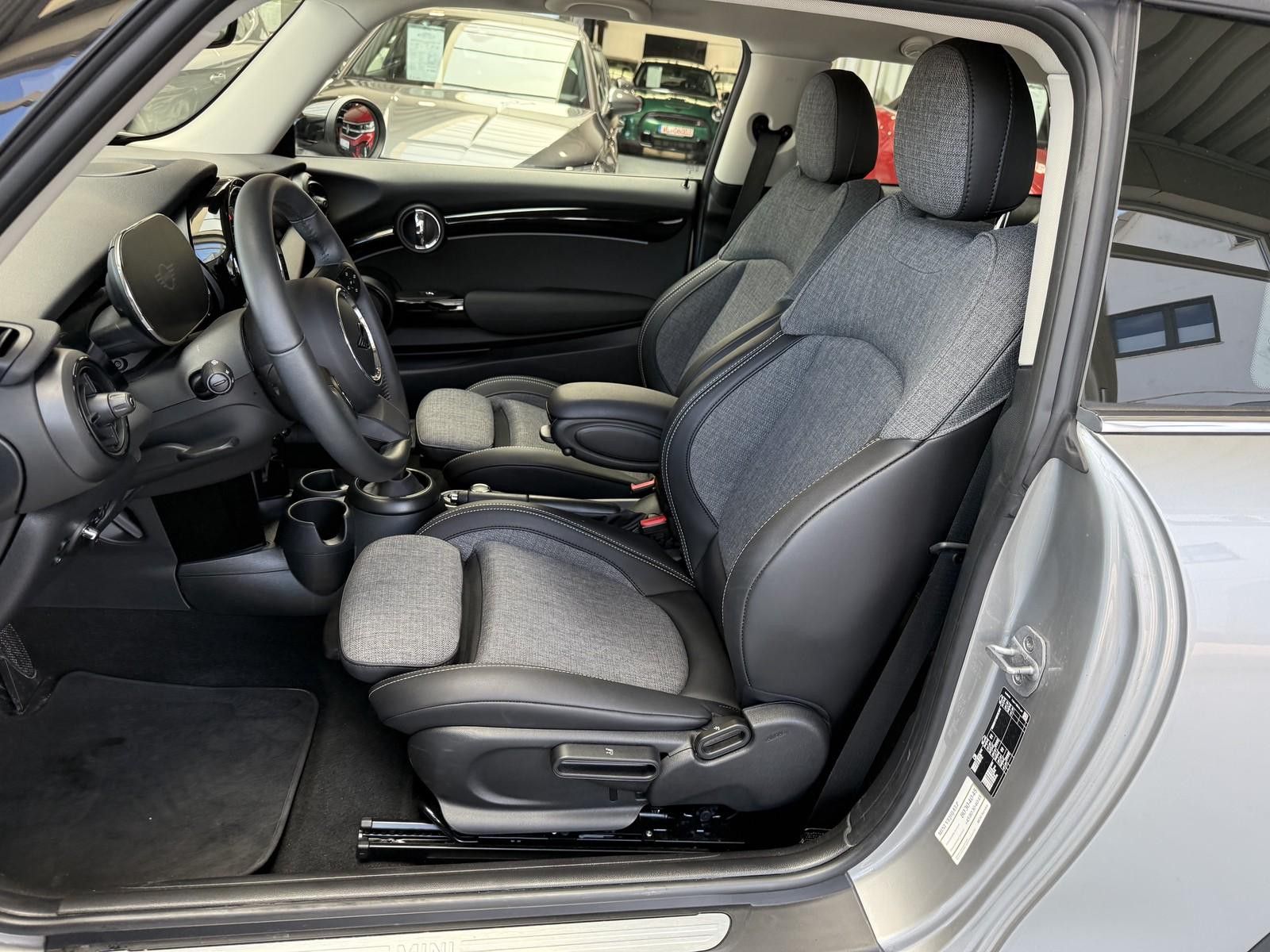 MINI Cooper Sport Resolute Edition - Samsaru's Car Outlet