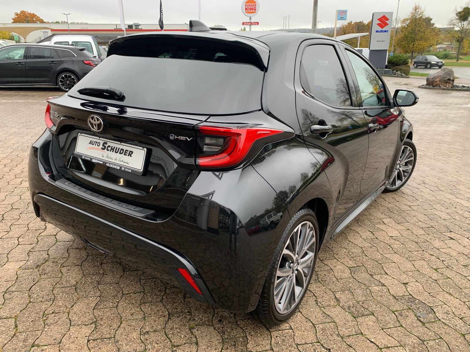 Toyota Yaris Hybrid Style*Wenig KM*