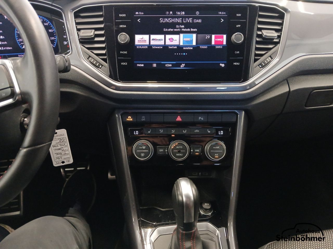 Volkswagen T-ROC Sport 1.5TSI DSG - Samsaru's Car Outlet