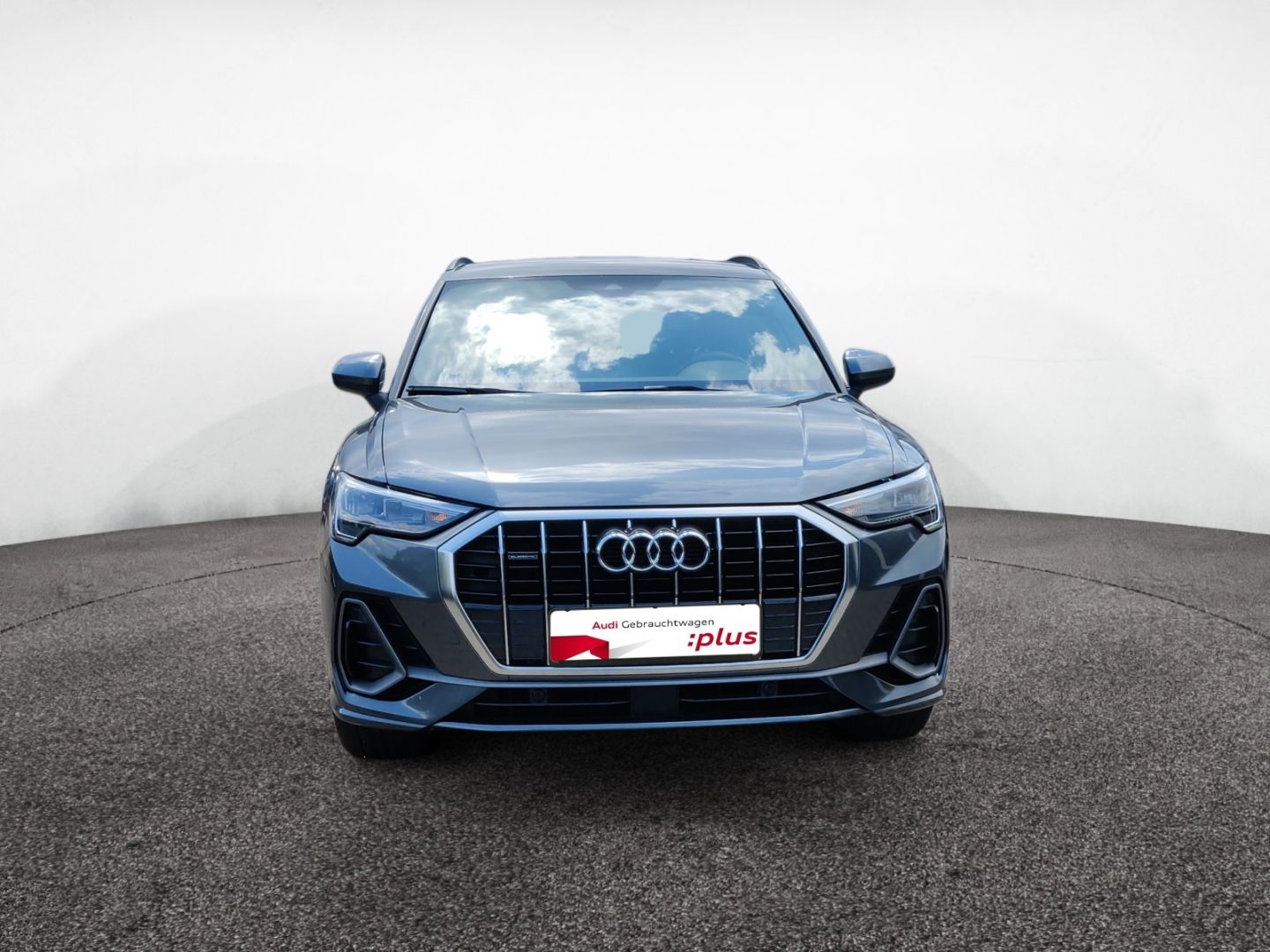 Audi Q3 35 TDI S line quattro - Samsaru's Car Outlet