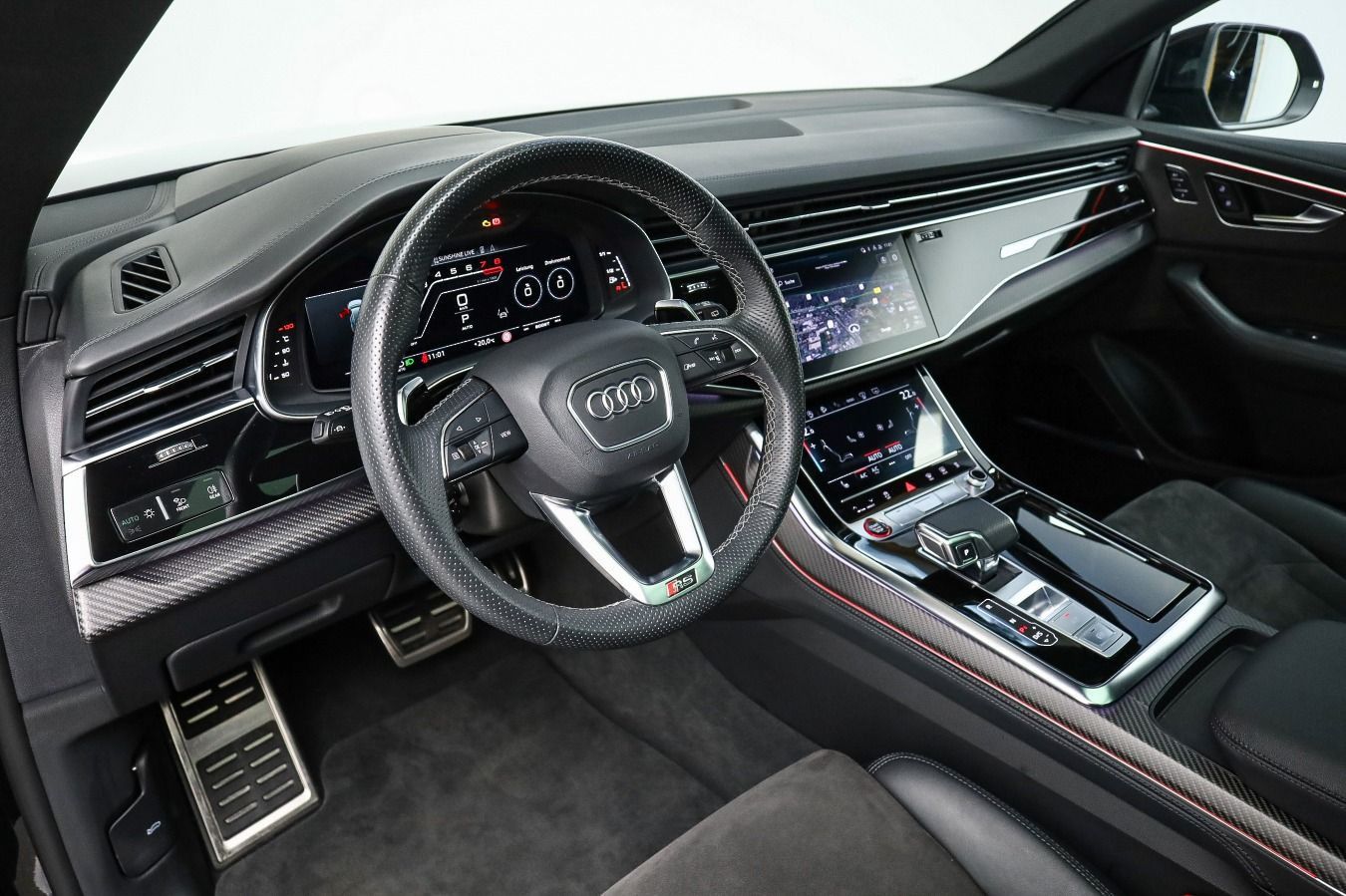 Audi RS Q8 PANO*RS-AGA*305KM/H*KERAMIK*NACHTSICHT*B&O