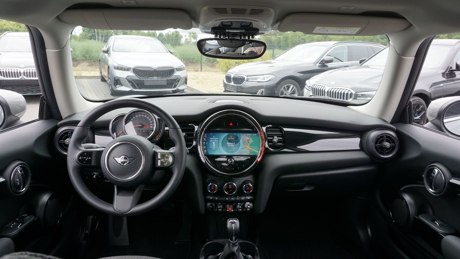 MINI One Hatch - Samsaru's Car Outlet