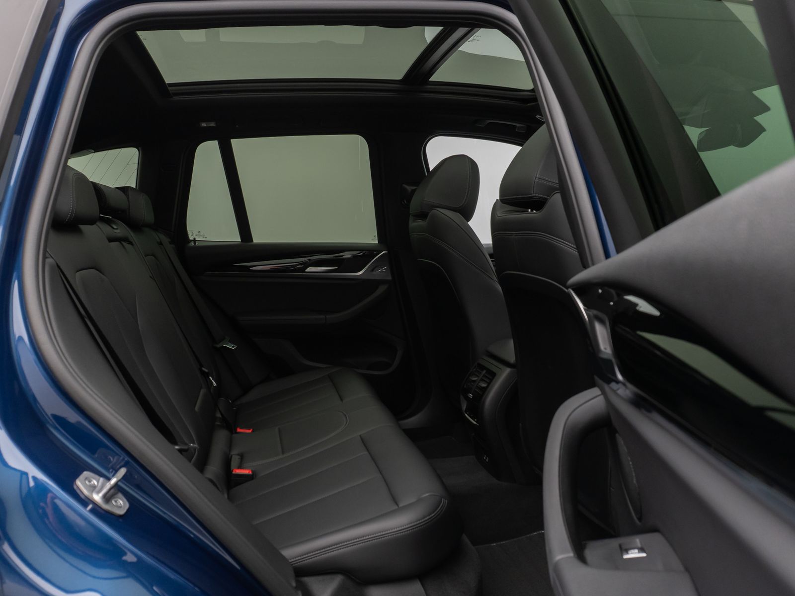BMW X3 xD30i Sport - Samsaru's Car Outlet