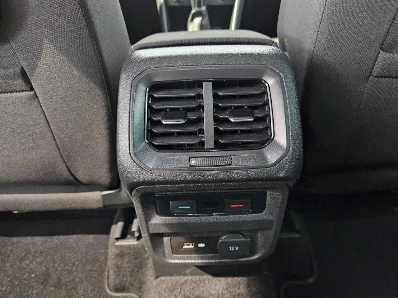 Volkswagen Tiguan 1.5 TSI IQ.DRIVE - Samsaru's Car Outlet