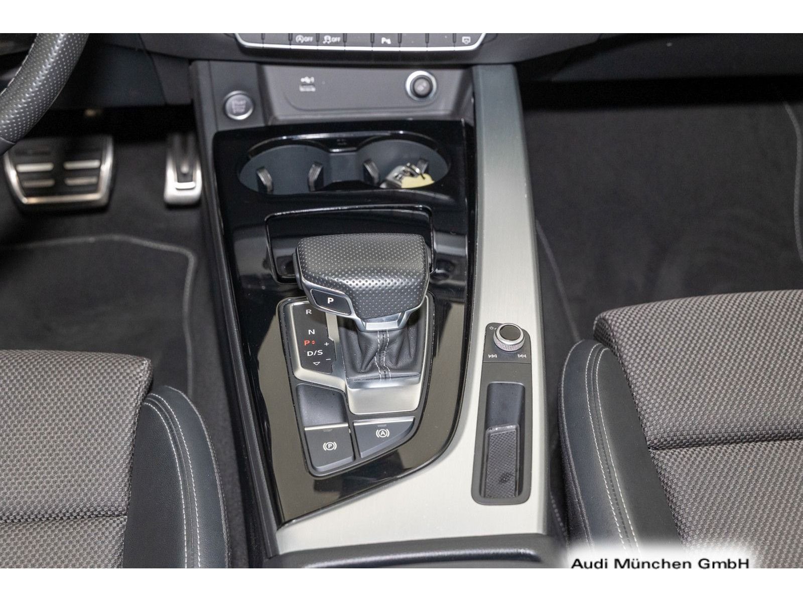 Audi A4 35 TFSI S tronic S line competition - Samsaru's Car Outlet
