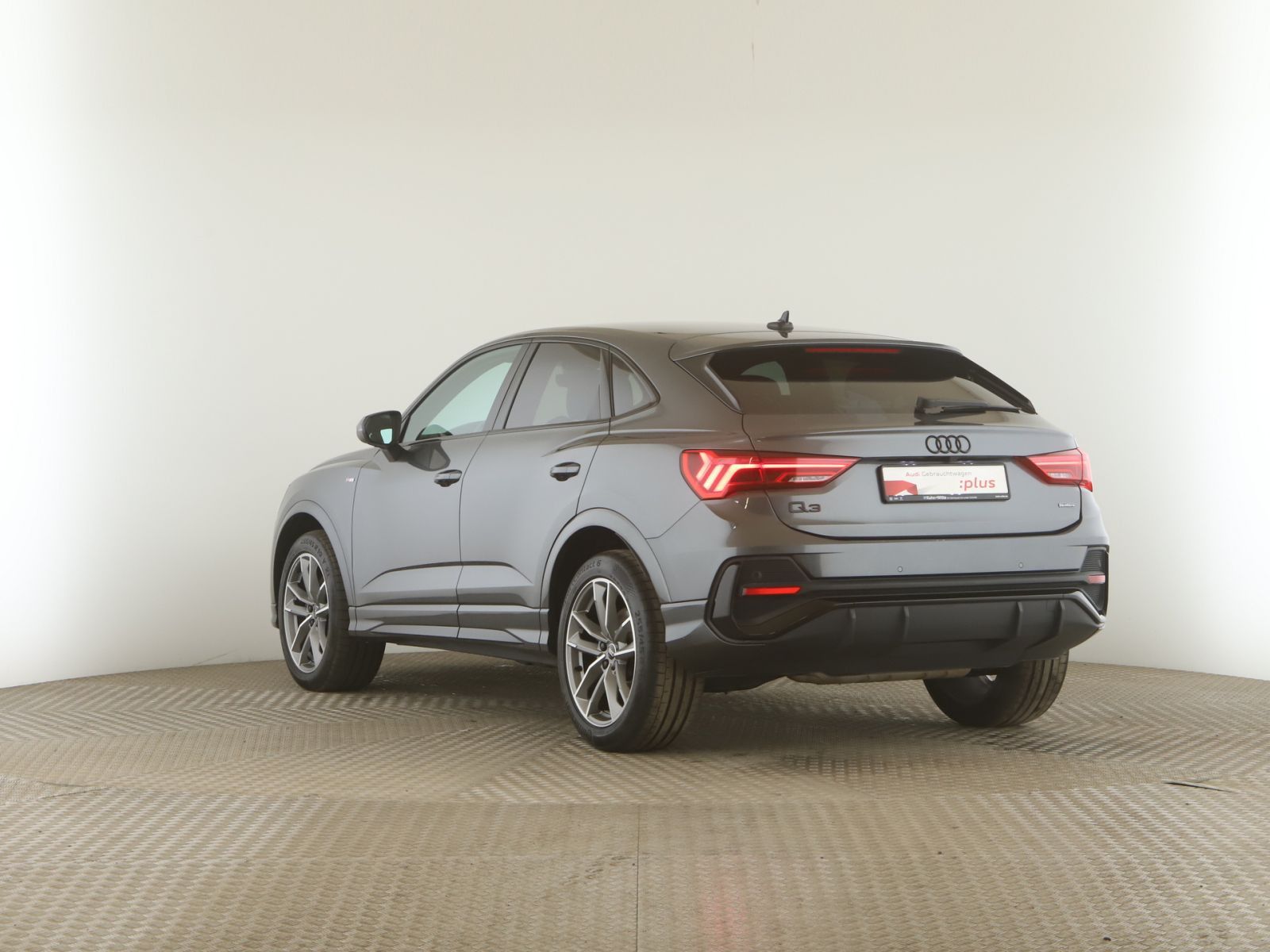 Audi Q3 Sportback 40 TFSI quattro S line - Samsaru's Car Outlet