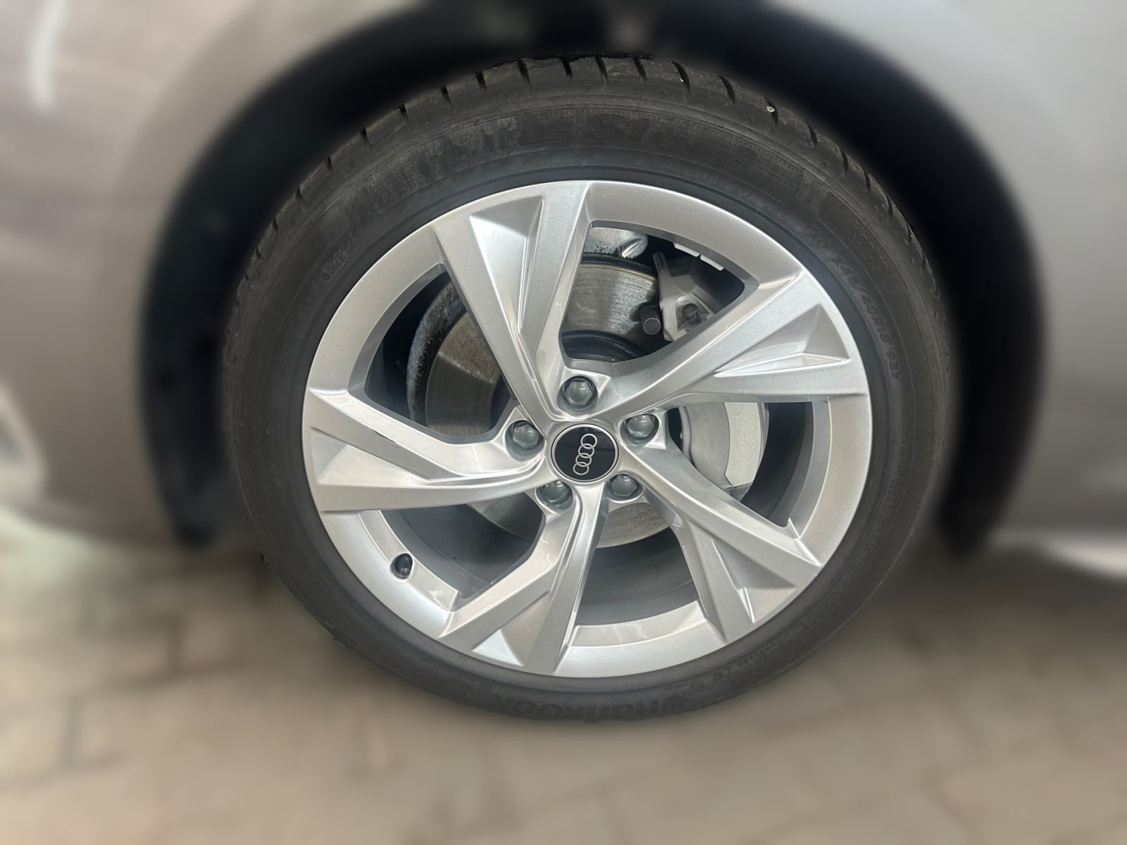 Audi A4 Avant 40 TFSI quattro S line - Samsaru's Car Outlet