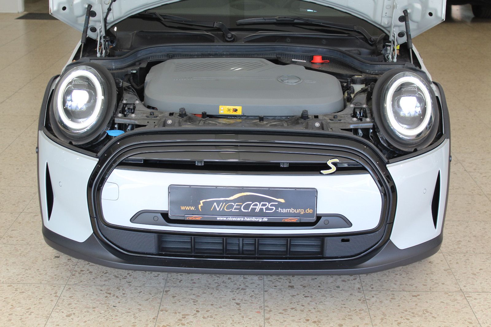 MINI COOPER SE Yours Trim Edition - Samsaru's Car Outlet