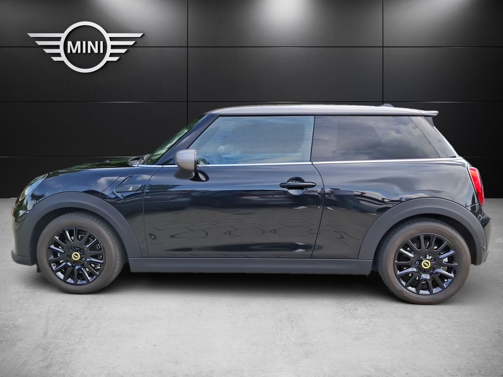 MINI Cooper SE 3-T. Classic - Samsaru's Car Outlet