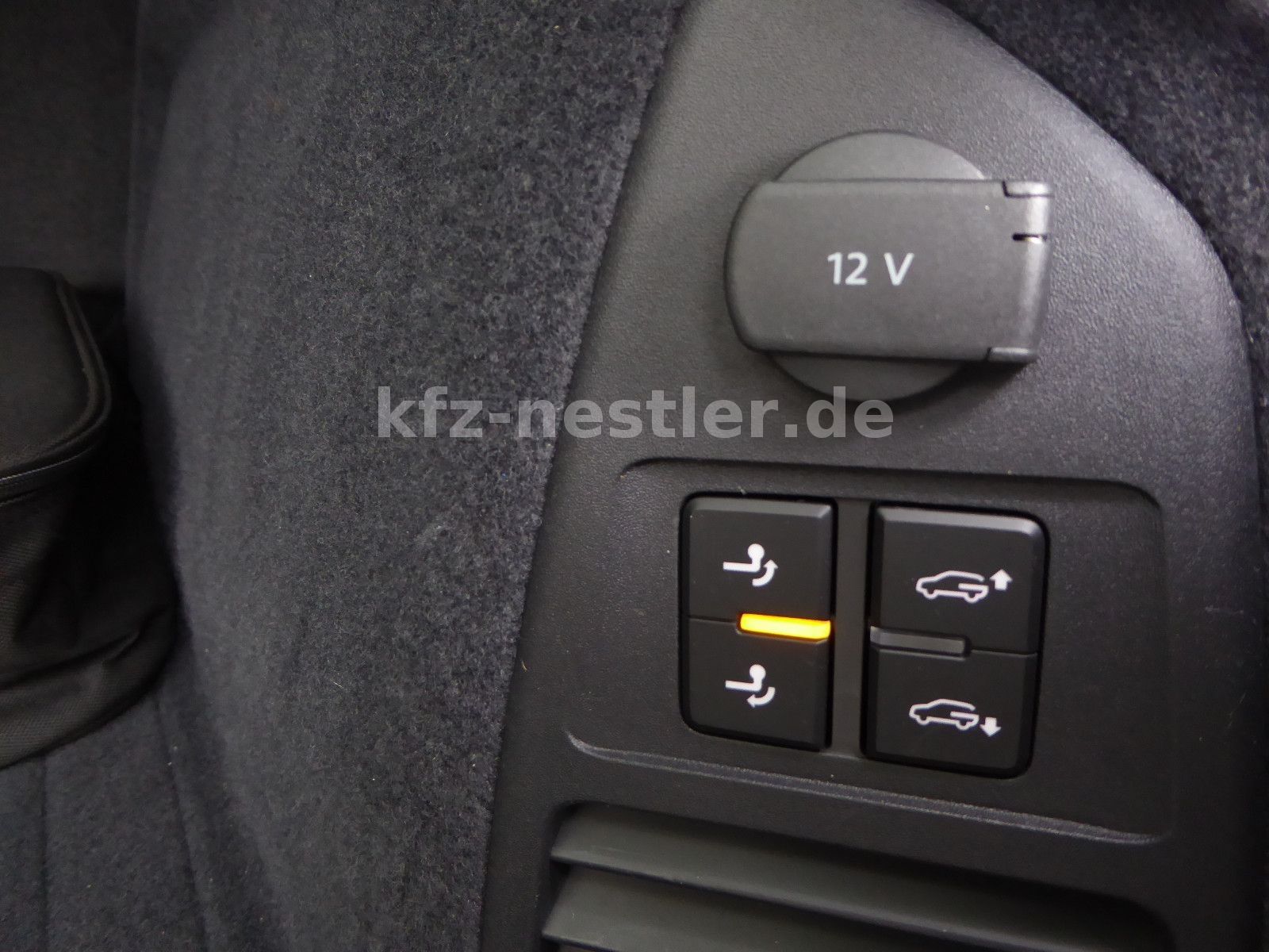 Volkswagen Touareg R eHybrid - Samsaru's Car Outlet