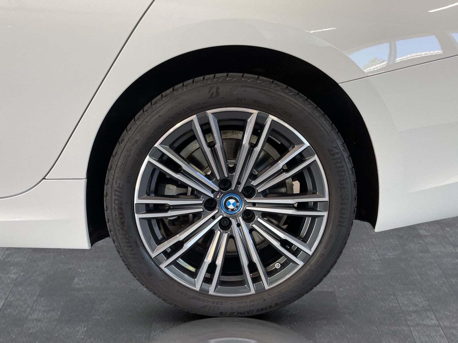 BMW 320e Limousine M Sport - Samsaru's Car Outlet