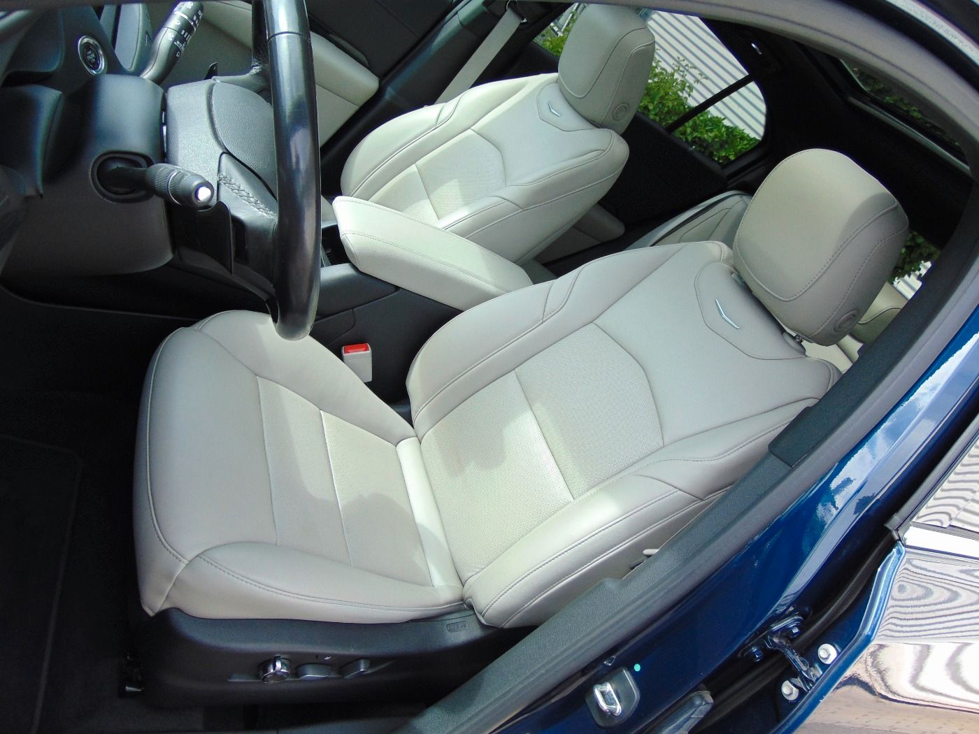 Cadillac XT4 350T Premium Luxury Panoramadach AHK Navi