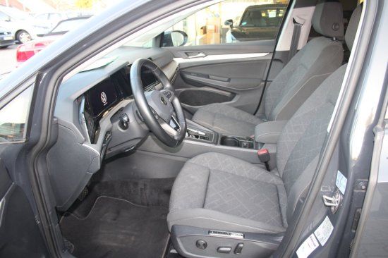 Volkswagen Golf VIII Variant 1.5 eTSI Life DSG - Samsaru's Car Outlet