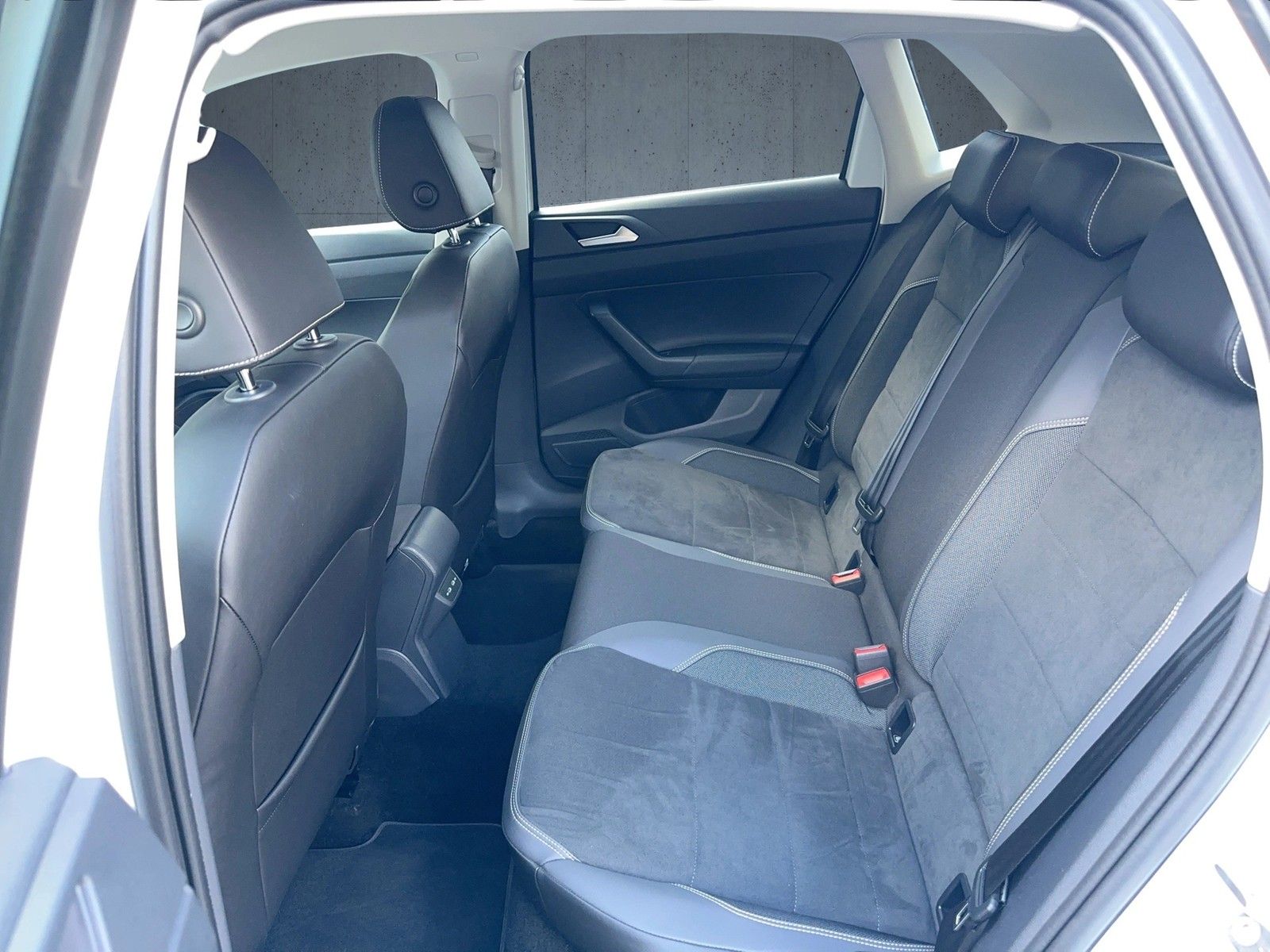 Volkswagen Polo Style 1.0 TSI DSG - Samsaru's Car Outlet