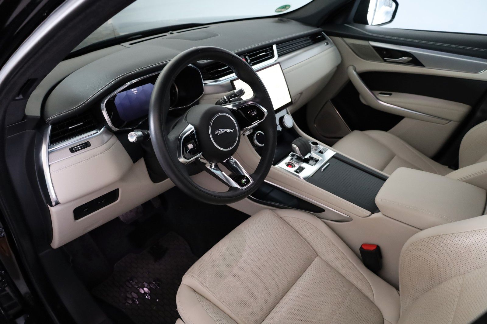 Jaguar F-Pace P250 2.0 R-Dynamic S AWD