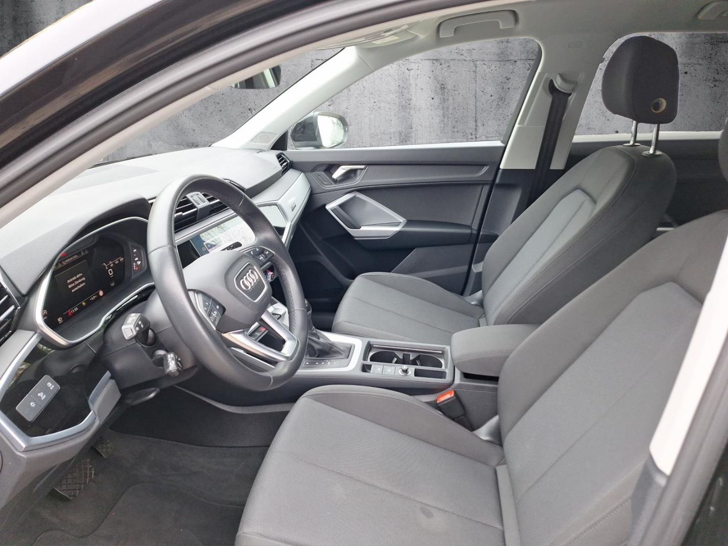 Audi Q3 40 2.0 TDI quattro - Samsaru's Car Outlet
