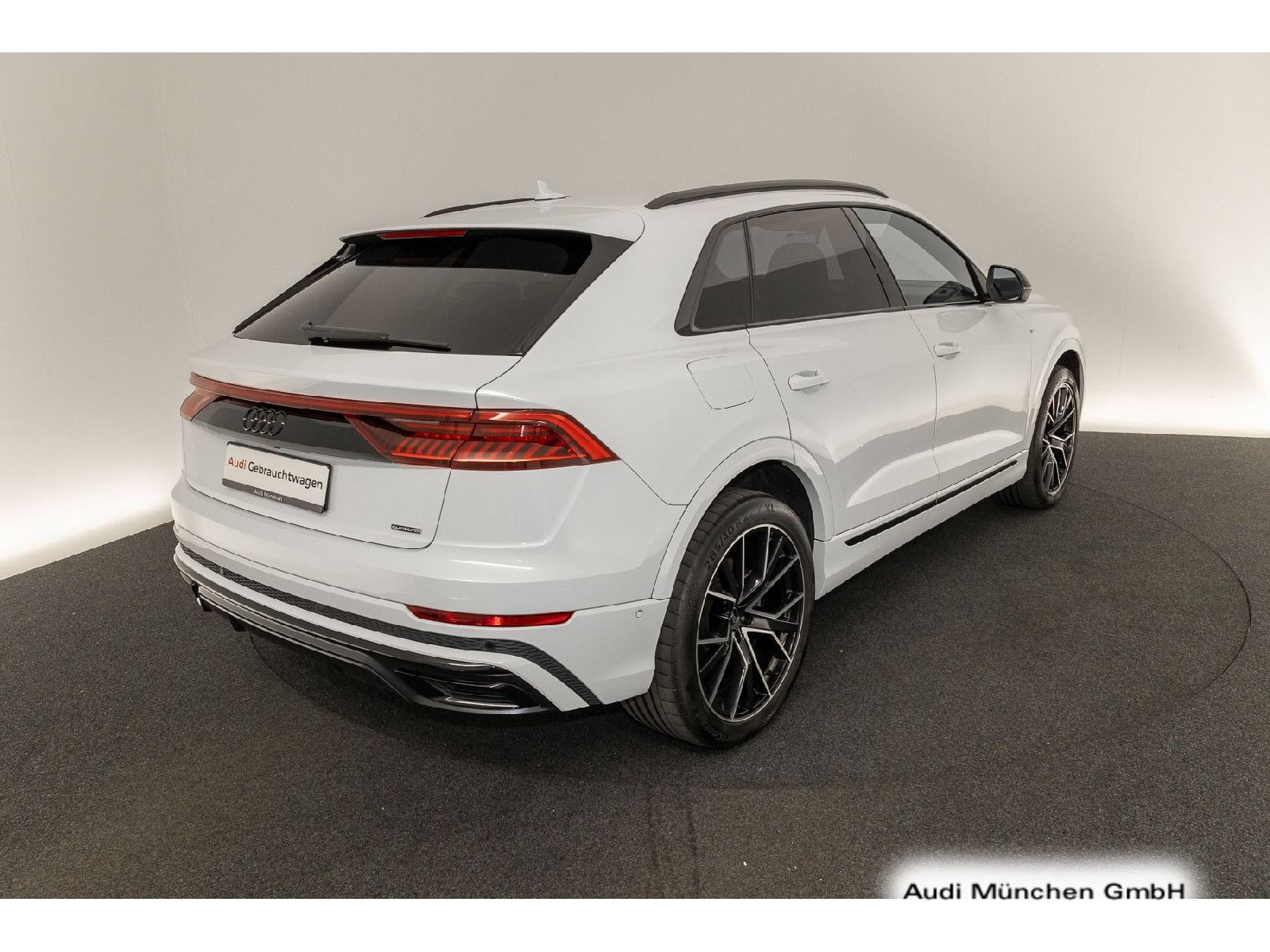 Audi Q8 50 TDI qu. S line - Samsaru's Car Outlet