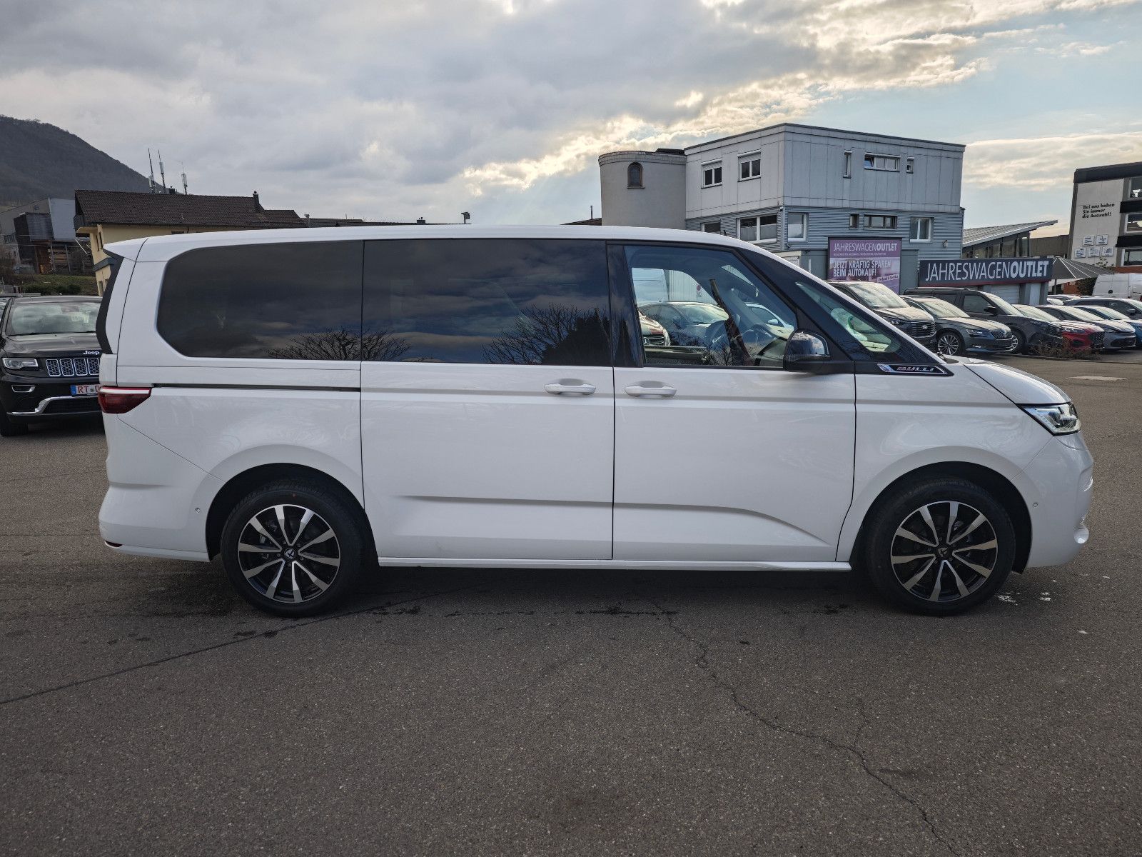 Volkswagen T7 - Samsaru's Car Outlet